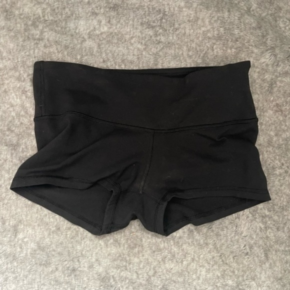 Lululemon Boogie Short - Picture 2 of 4